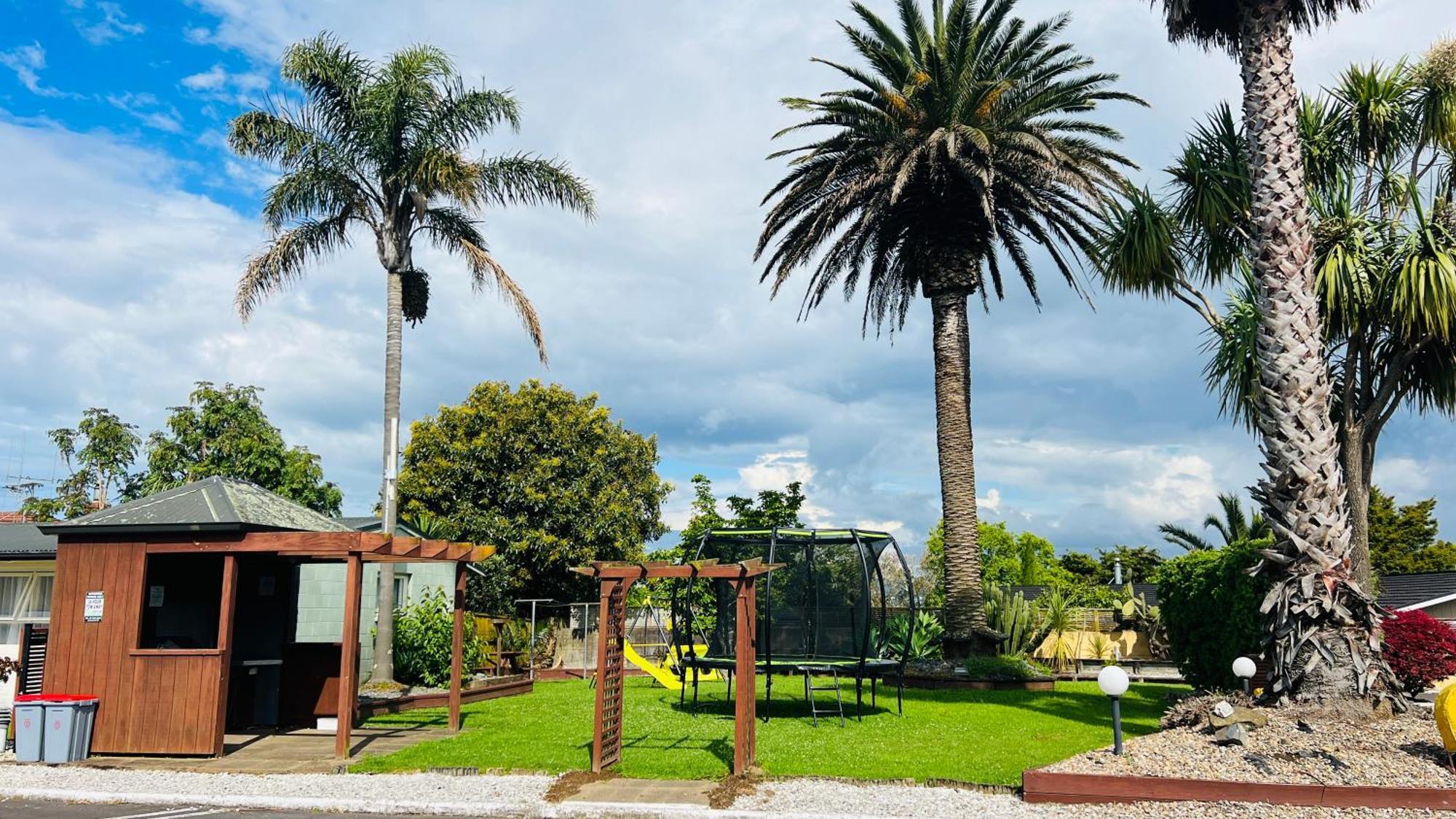 18Th Avenue Thermal Motel Tauranga Luaran gambar