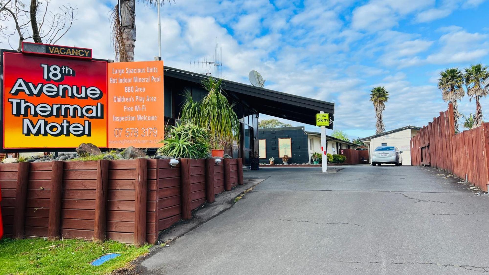 18Th Avenue Thermal Motel Tauranga Luaran gambar