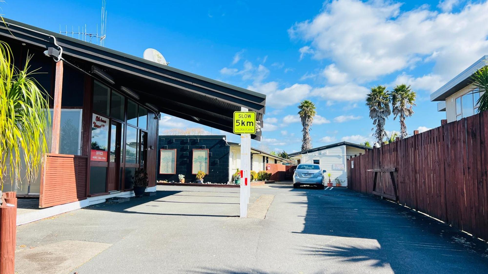 18Th Avenue Thermal Motel Tauranga Luaran gambar